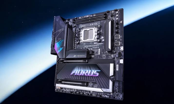 Gigabyte X870E AORUS INFINITY NEXT (AM5/AMD X870E/ATX/64-Phase VRM/5,120A Max Current/DDR5-11,400 OC/3D Metal-Printed Cooling)